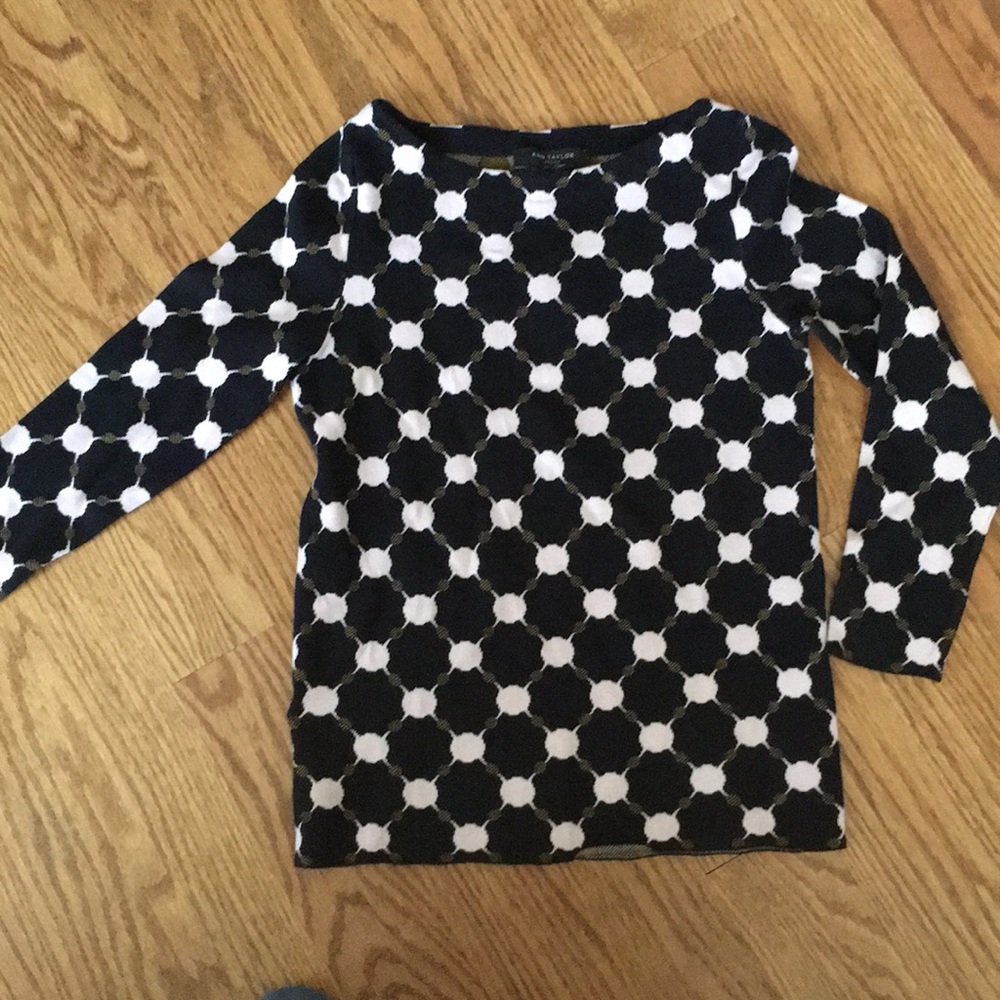 Ann Taylor black and beige xxs fine sweater